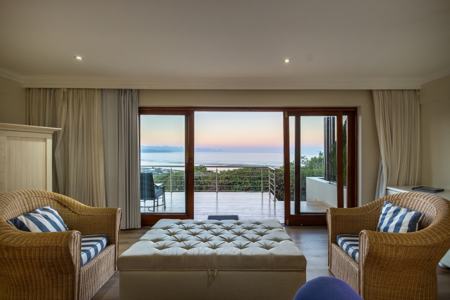 7 Bedroom Property for Sale in Bowtie Western Cape